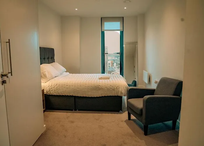 Luxury Sky 2 Bedroom 2 Bathroom Centre *