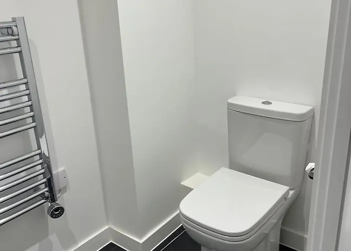 Joyful Group - Stylish 2 Bedroom Duplex With Sofa Bed In Salford M5 Apartamento