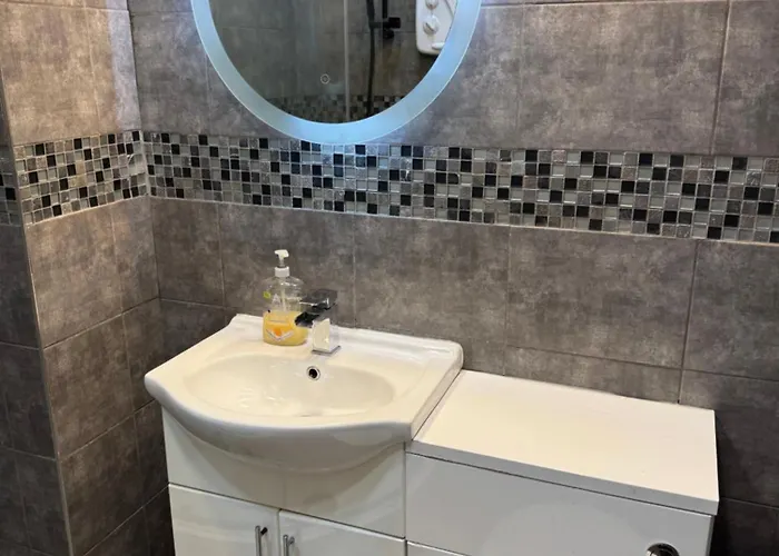 1, Centrally Located Near Northern Quarter