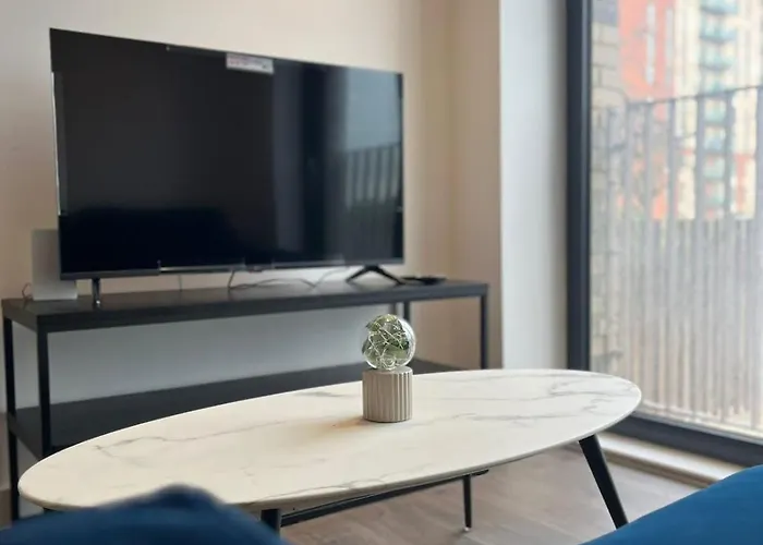 Joyful Group - Stylish 2 Bedroom Duplex With Sofa Bed In Salford M5 Apartamento