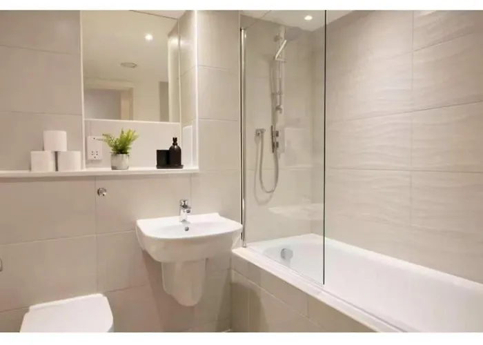 The Halo - Terrace - - Parking Manchester