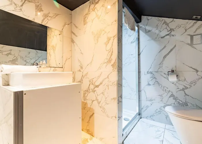 The Gallery On Swan Street Apartment *