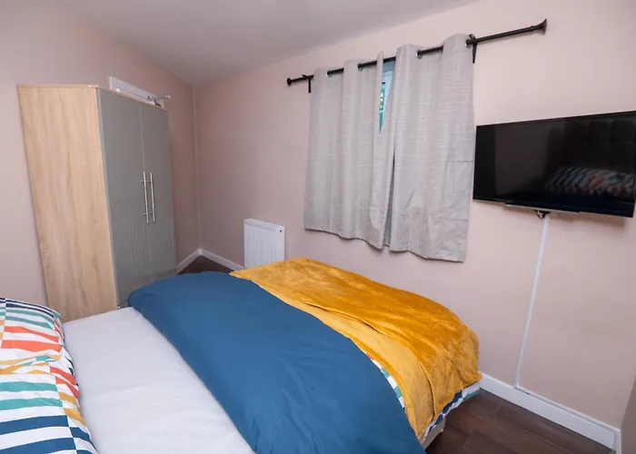 Elegant And Modern 3 Double Bedroom Near Centre Entire House Parking Manchester