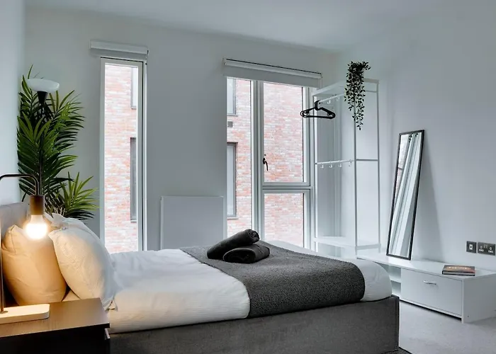 Cosy 4Br Townhouse - Rooftop - Hot Tub