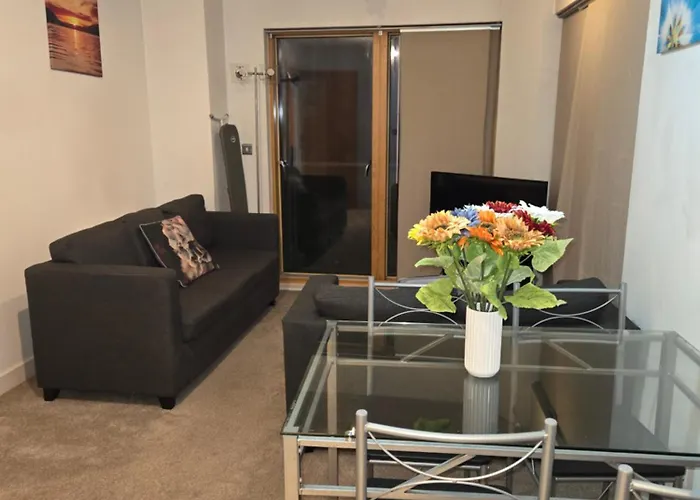 Cosy 2 Bedroom مانشستر