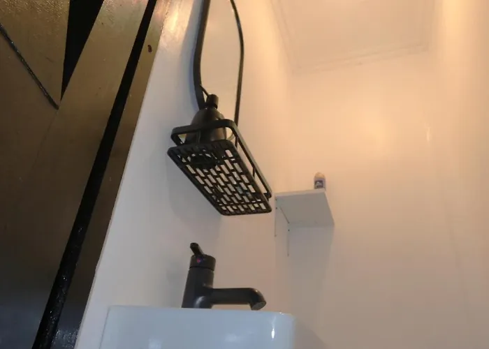 Spacious 4 Bed Maisonette Close To Salford Quays And With Smart Tvs And Netflix Perfect For Families And Contractors Apartment