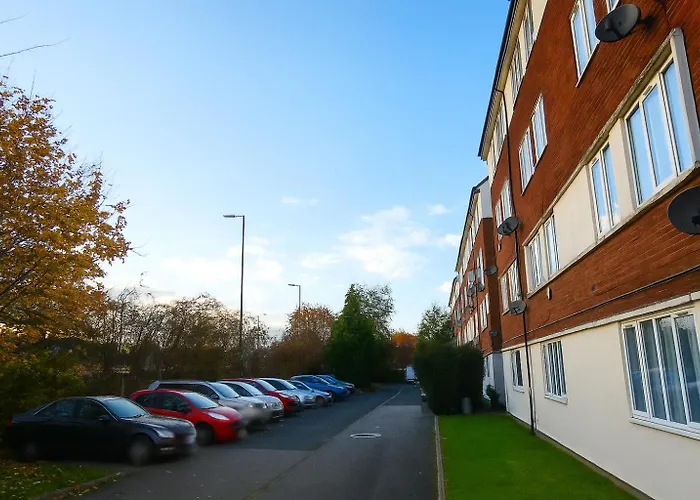 Spacious 4 Bed Maisonette Close To Salford Quays And With Smart Tvs And Netflix Perfect For Families And Contractors Apartment