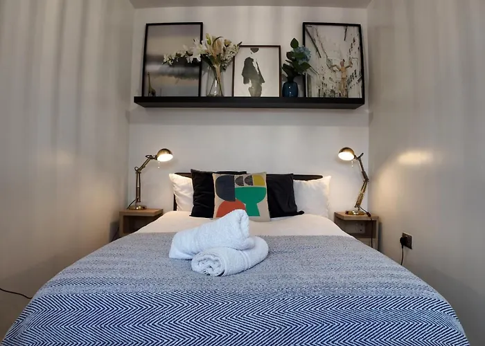 Stylish In Vibrant Salford, Manchester!