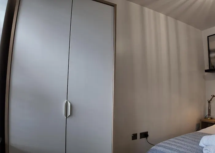 Stylish In Vibrant Salford, Manchester!