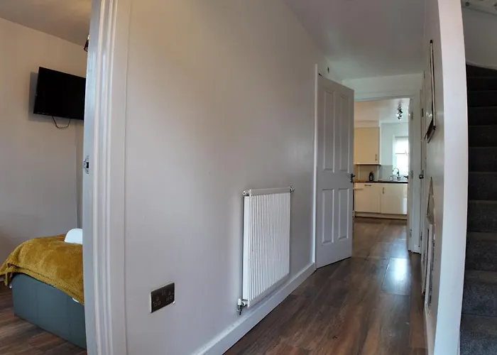 Stylish In Vibrant Salford, Manchester! *