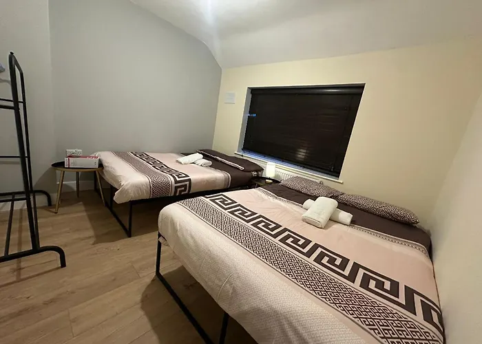 Spacious 3br - Pool Table - Games - Sleeps 9 * マンチェスター