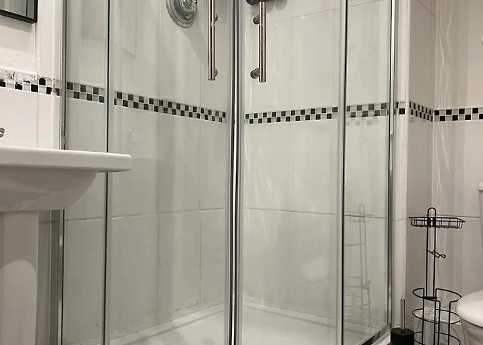 Premium 2br In Centre - Prime Location *