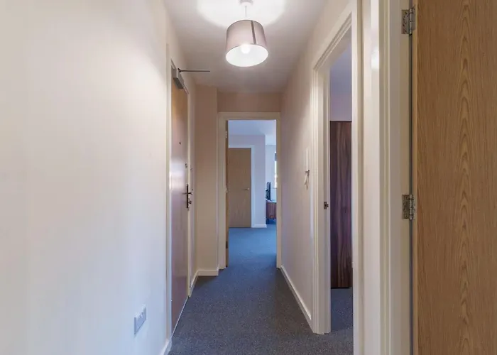 Apartment Spacious Salford Quays Apartment, Prime Location Manchester