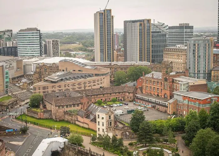 *superb Location* 18th Floor Daire Manchester