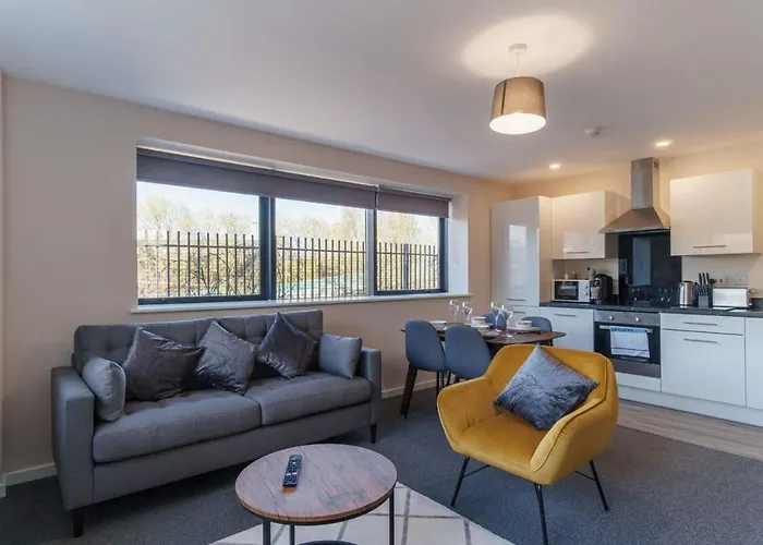 Spacious Salford Quays Apartment, Prime Location Apartment *