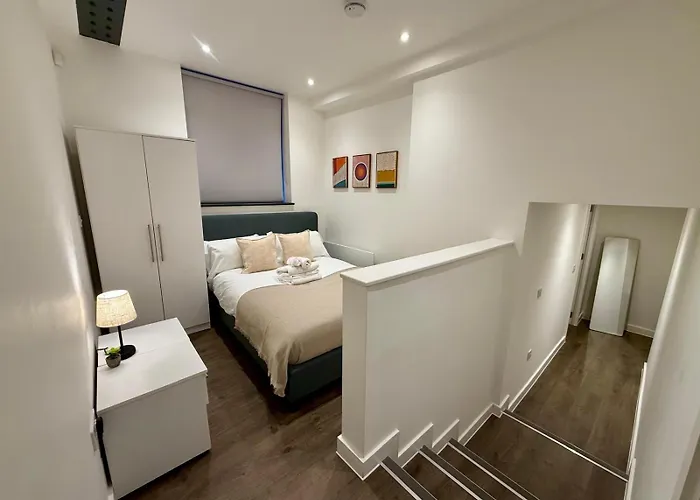 Converted Mill In Heart Of Manc - Pass The Keys