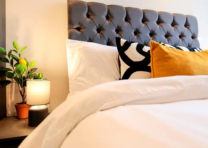 40 Percent Off Monthly 2 Bed Modern Near Piccadilly - Parking - Fast Wifi Apartment