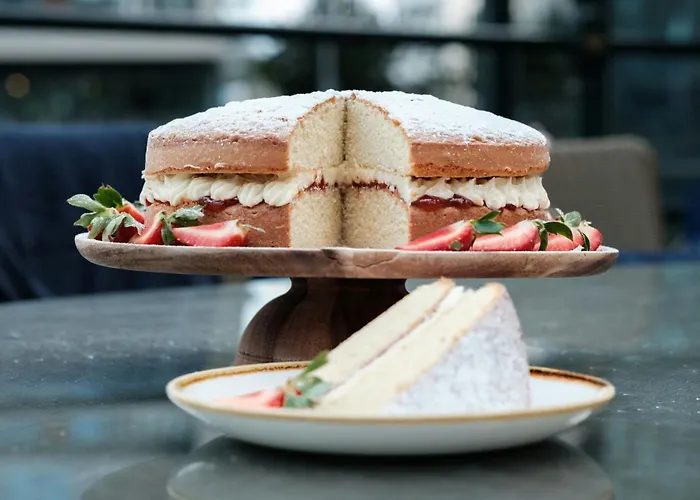 Marriott Victoria & 4*