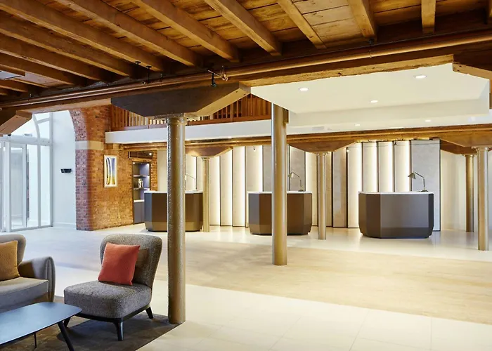 Marriott Victoria & 4* Manchester