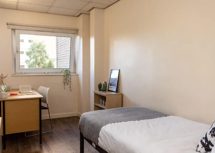 John Lester And Eddie Colman Courts In Salford Apartament Manchester