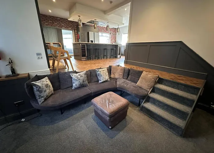 5Br Manchester Home W Jacuzzi Parking Gar… * マンチェスター