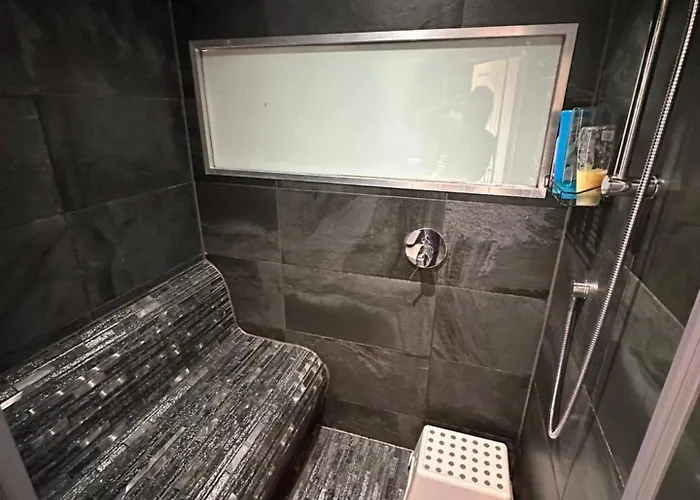 5br Jacuzzi, Garden & Parking * Mánchester