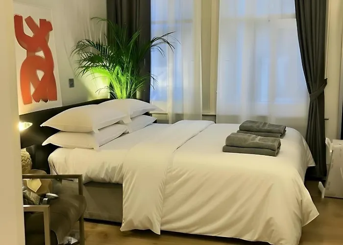 Piccadilly Private And Bathroom 홈스테이 *