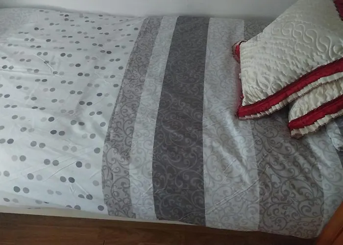 High Class 10 Bed and breakfast