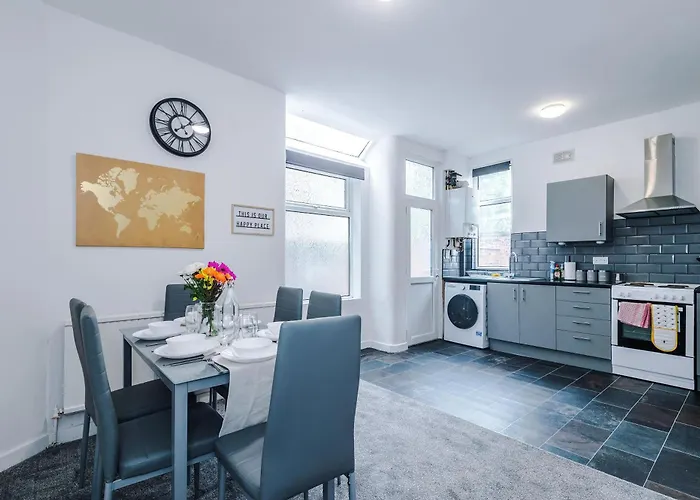 Large 4 Bed House Sleeps 8 By Host A Tatil Evi *