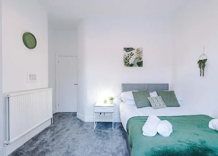 Large 4 Bed House Sleeps 8 By Host A Tatil Evi *