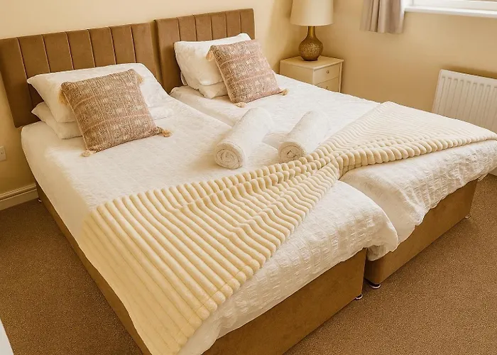 Hub - 2br With Free Parking, Near Airport & Attractions Dom wakacyjny