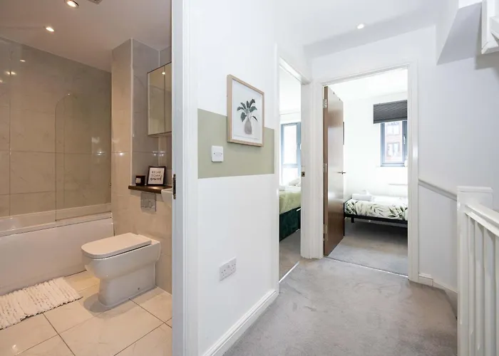 Rest&recharge At Brookdale House Vakantiehuis Manchester