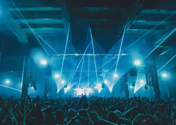 Nyaraló 3br House By Mystayuk Short Lets & Serviced With Free Parking & Contractor