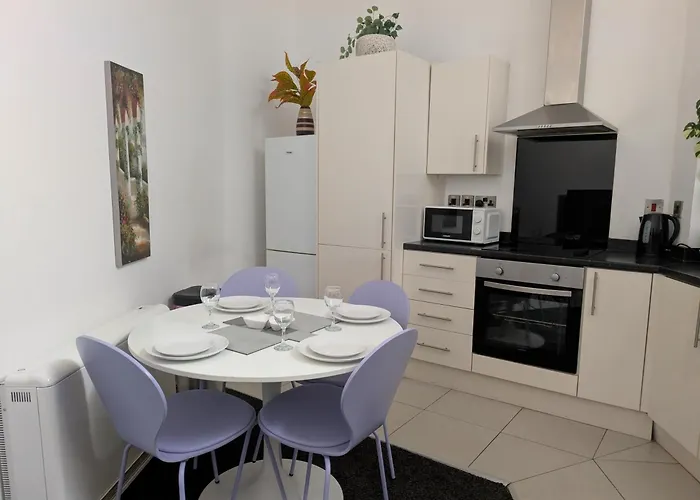 Sleek 2 Bedroom - Stadium Links