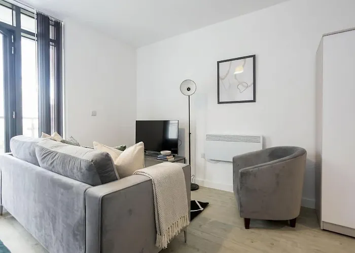 Contemporary In Apartment *