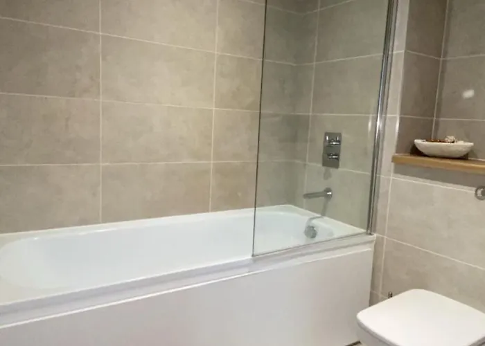 Comfy Modern Centre *