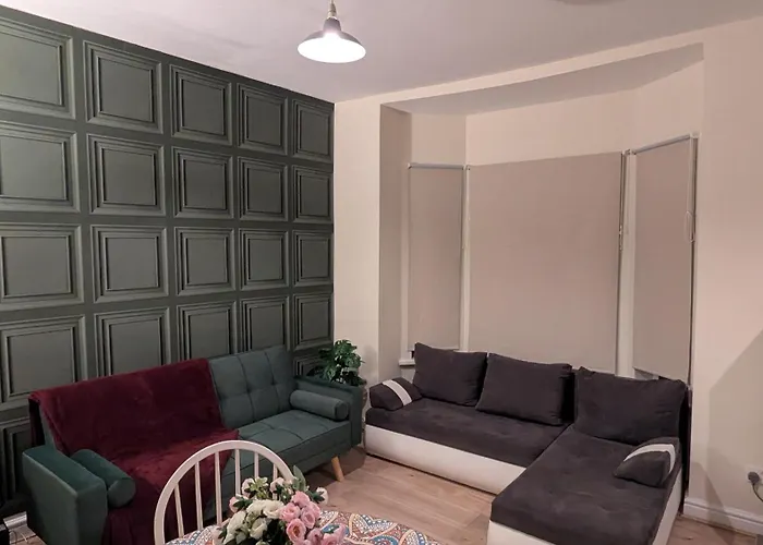 Daire Entire 2 Bedroom Cosy Flat Near Centre