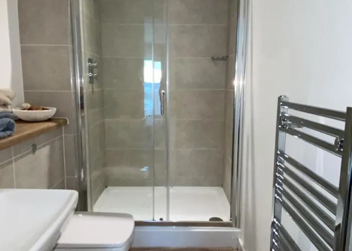 Comfy Modern Centre דירה *