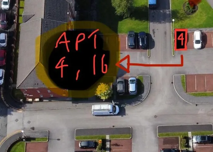 شقة Modern 2-bedroom Near With Free Parking *