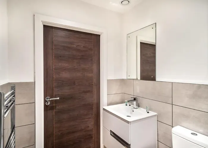 Stayzeni, Alexandra Rise Apartament *