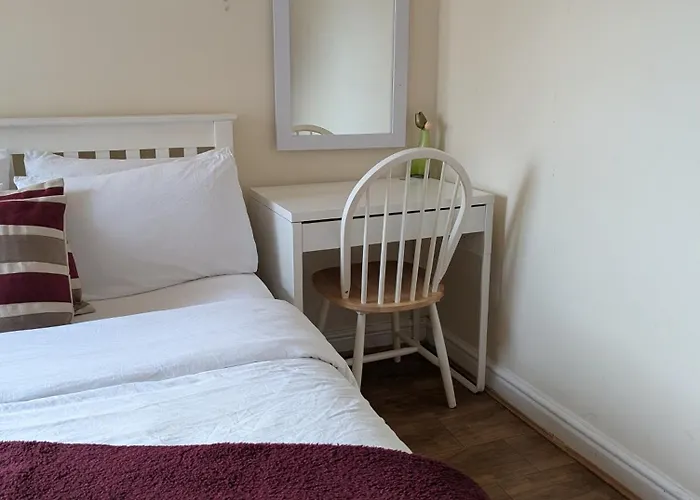 Daire Entire 2 Bedroom Cosy Flat Near Centre