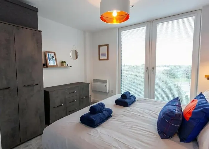 Modern & Spacious 2 Bed By Old Trafford