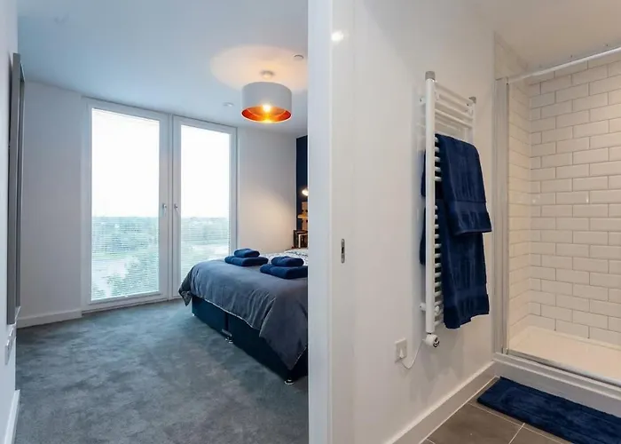 Modern & Spacious 2 Bed By Old Trafford Daire