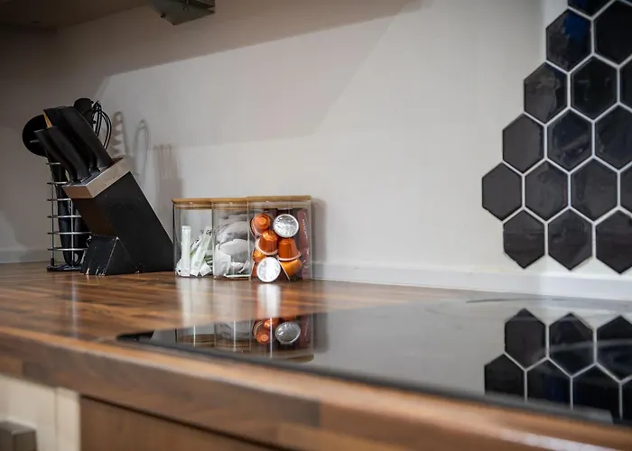 Bloom - Centre - Gated Parking Lägenhet