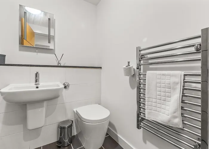 Bloom - Centre - Gated Parking