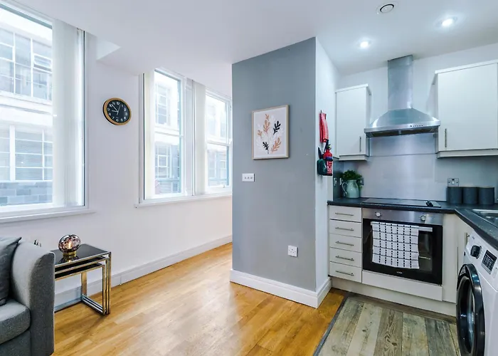 2br Flat In Northern Quarter, Kitchen, Parking, Wifi *