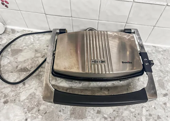 Апартаменты New Getaway - Free Gated Parking With Fob *