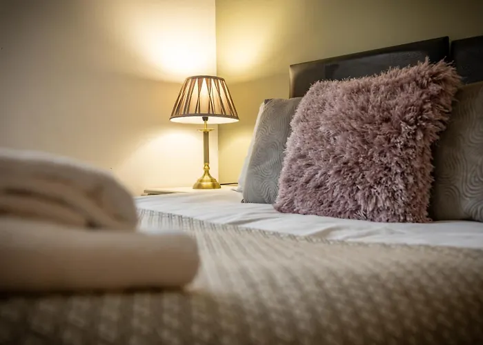 Bloom - Centre - Gated Parking Apartment