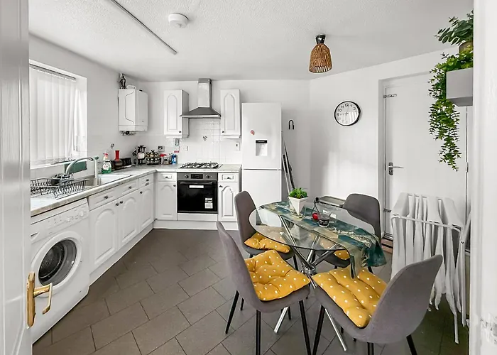 New Getaway - Free Gated Parking With Fob Apartmán