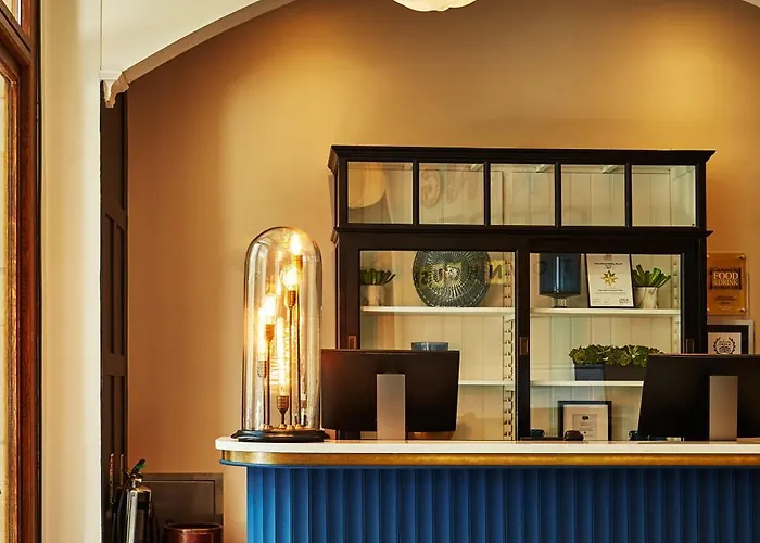 King Street Townhouse & 4*